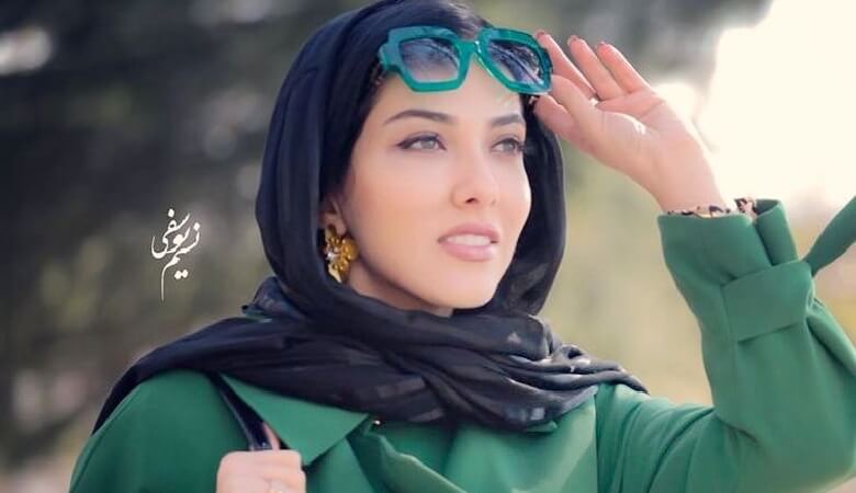 پوشش جالب توجه “لیلا اوتادی” در کیش/ عکس