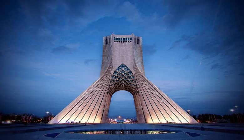 بهترین پاور بانک‌ برای گوشی اندرویدی و آیفون3