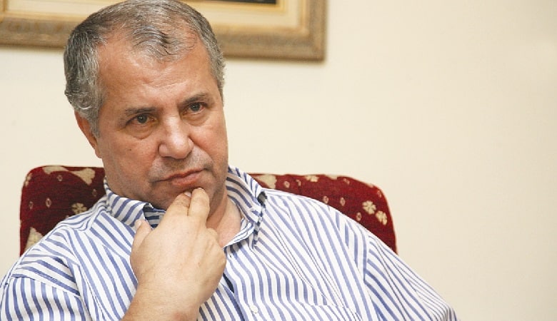 علی پروین چرا قهر کرده است؟