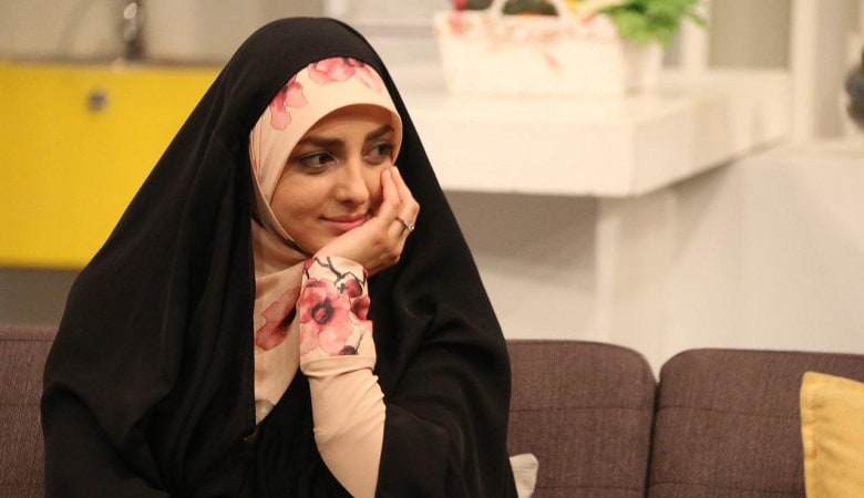 ویدئو/ خانم مجری در دورهمی مهران مدیری بدحال شد!