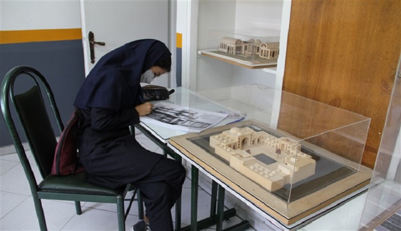 گام بزرگ یک هنرستان برای اشتغال دختران