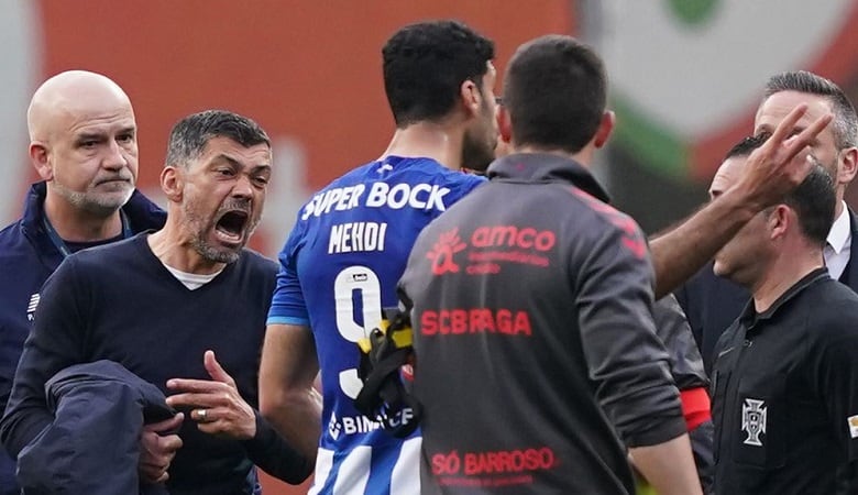 توهین داور پرتغالی به طارمی: تو متقلب و فریبکار هستی!