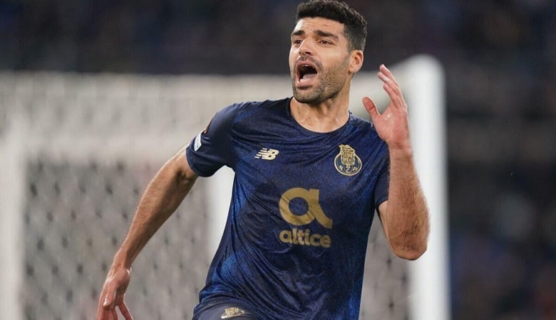 ویدئو/ دور افتخار مهدی طارمی با پرچم ایران در پرتغال