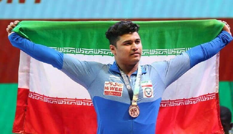ملی پوش وزنه‌برداری ایران را زخمی کردند! /عکس