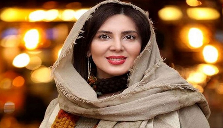 عکس/ ژست عجیب لیلا بلوکات با برج ایفل جنجال شد!