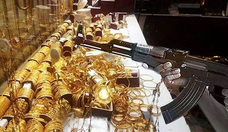 ویدئو/ پسر ۱۲ساله با چه خونسردی سرقت مسلحانه انجام می‌دهد!