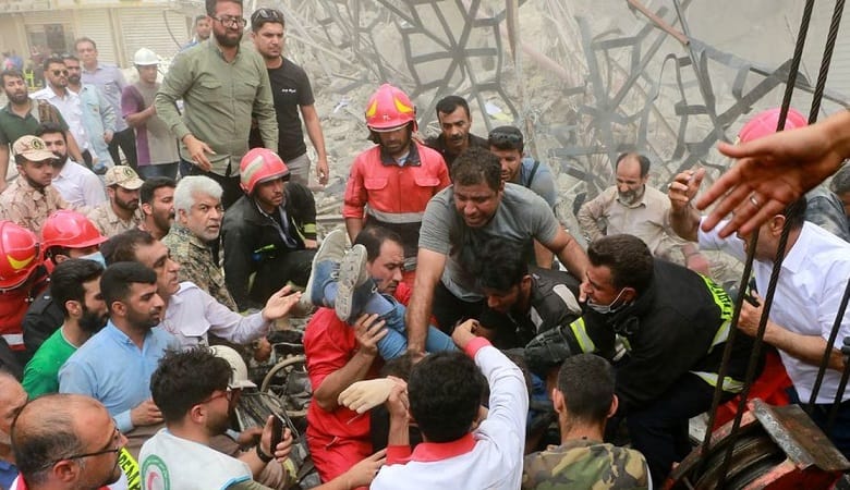 ویدئو/ چرا اطراف متروپل را بوی تعفن برداشته است؟