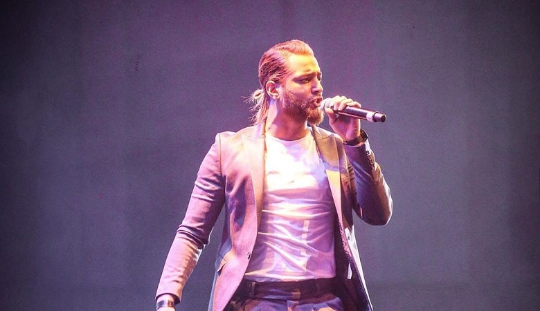 ویدئو/ امیر مقاره برای این که ثابت کند پلی بک نمی‌کند فالش خواند؟