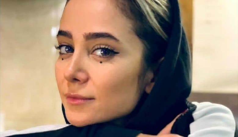 عکس/ روز خوش الناز حبیبی با تیپ خاص دوچرخه سواری و موهای باز!