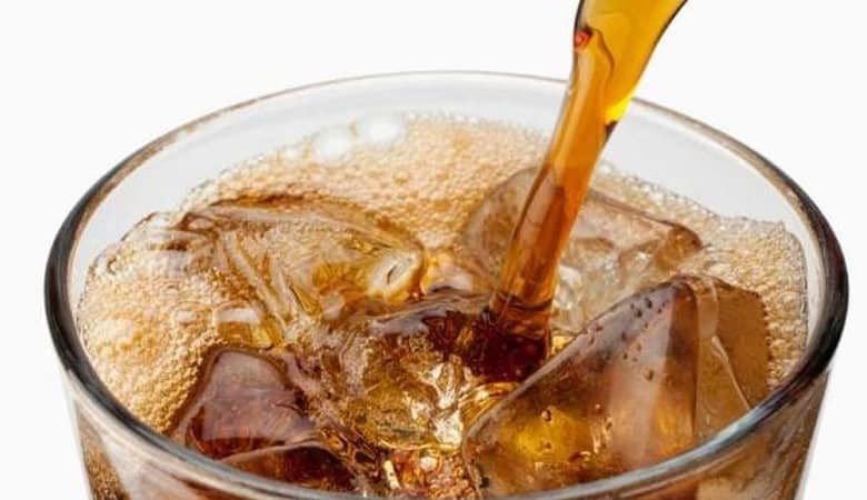 با نوشیدن نوشابه با این خطرات رو به رو شوید!