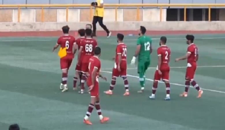 ماجرایی که باعث شد بازیکن به داور سیلی بزند!