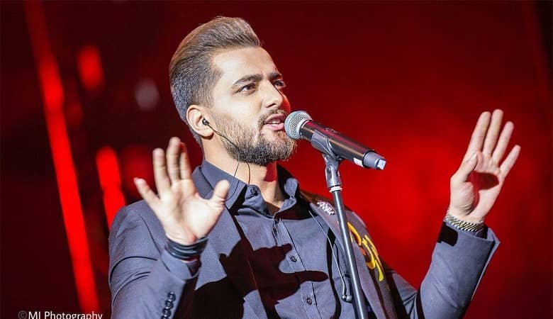 واکنش جالب خواننده ماکان بند به جنجال های لباس منشوری اش!