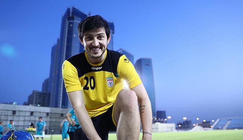 عکس/ لاکچری بازی سردار آزمون با ماشین آنچنانی اش در گنبدکاووس