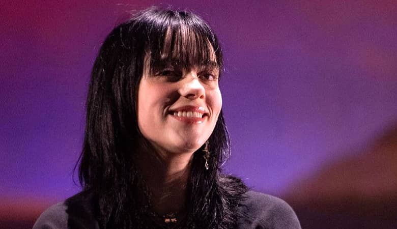 آبروریزی خواننده مشهور در مهم ترین جشنواره موسیقی!