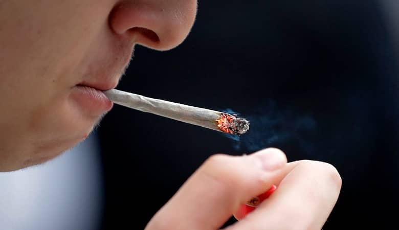 عوارض عجیب و شوکه کننده مصرف همزمان سیگار و دارو‌!