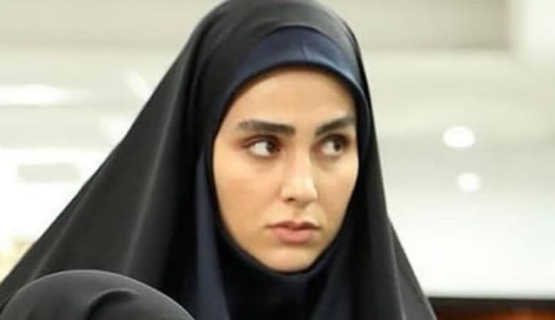 عکس/ تیپ صحرانوردی لاله مرزبان با خودروی آفرود