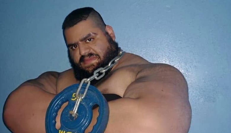 ویدئو/ باز هم خط و نشان کشیدن هالک ایرانی با فیگوری عجیب!