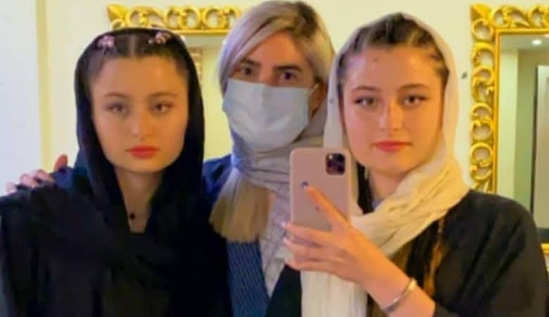 عکس/ رونمایی سارا و نیکا از ژست و چهره جدید در روز تولدشان