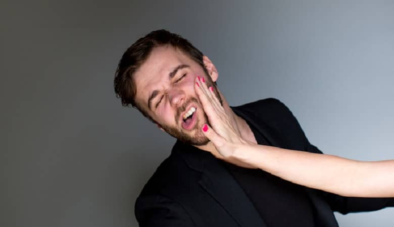 توجه؛ گفتن این کلمات حکم سیلی زدن را دارد!