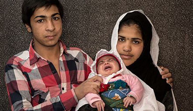 تصاویر/ پسر ۱۲ساله کرمانی بچه دار شد!