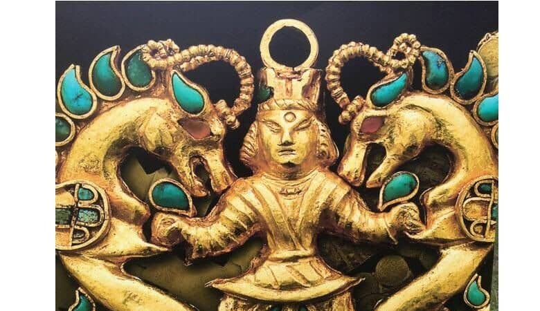 عکسی عجیب از فیگور مشابه هادی چوپان و پسرش