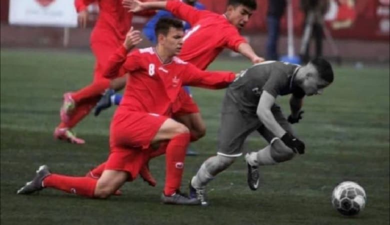 استقلال بازیکنی را که می‌خواست به پرسپولیس برود اخراج کرد!