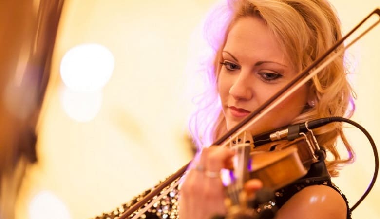 ویدئو/ نوازنده خارجی و نواختن آهنگ سلطان قلب ها!