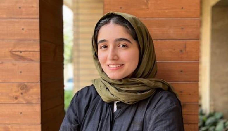 عکس/ رتبه یک کنکور هم جا پای سلبریتی‌ها گذاشت!