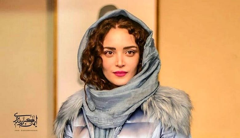 عکس/ استراحت بی دغدغه بهنوش طباطبایی کنار آب!