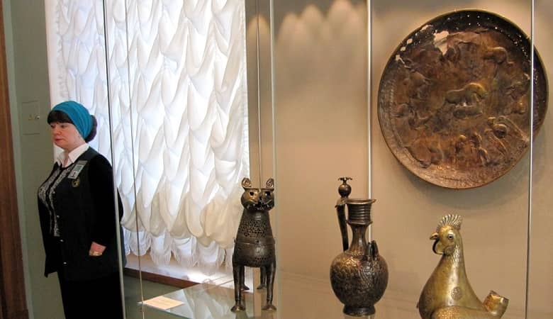 چرا بهاره رهنما به دبی رفته است؟
