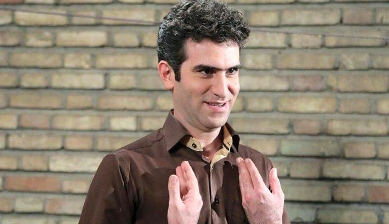 ویدئو/ آوازخوانی هوتن شکیبا با صدای کوکش!