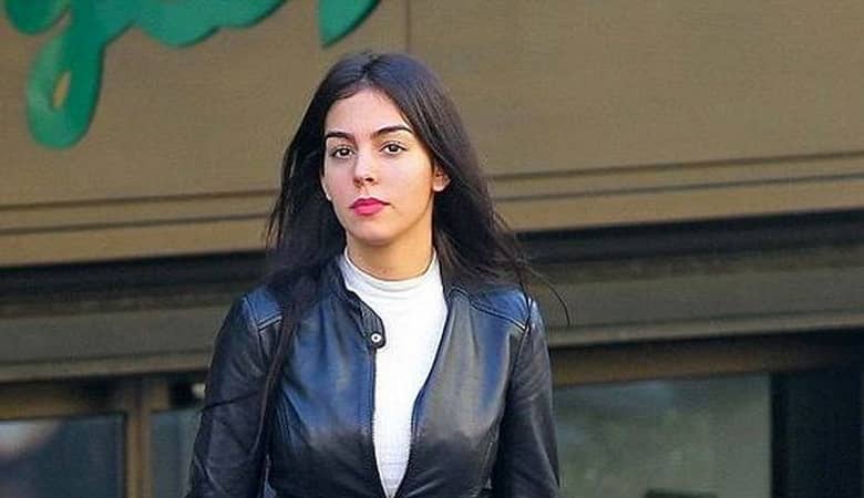 نامزد رونالدو با حجابش غوغا کرد+عکس