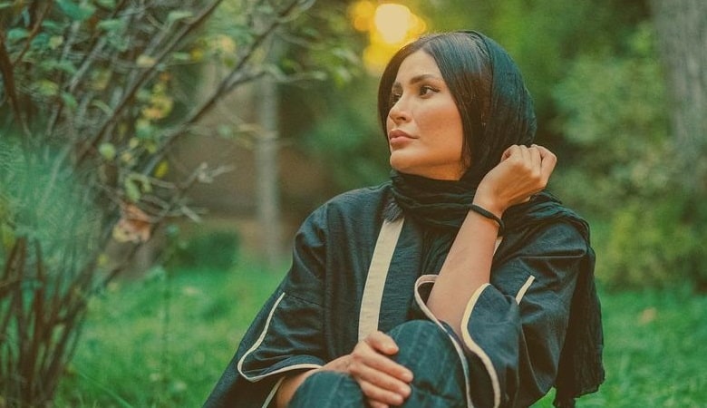 تصاویر/ تیپ سرخپوستی خانم بازیگر در دل طبیعت!