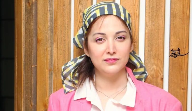 چرا پوشش روشنک گرامی تا این حد به چشم آمد؟