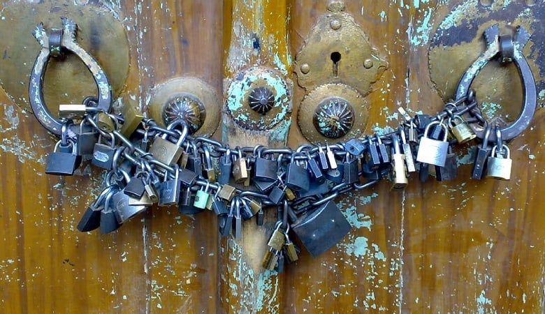 ویدئو/ ۵ باور غلط و خرافاتی که بین ایرانی‌ها رایج است!