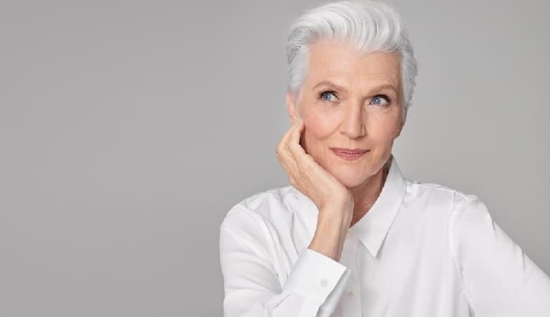 مادر ایلان ماسک در خانه پسرش در گاراژ می‌خوابد!