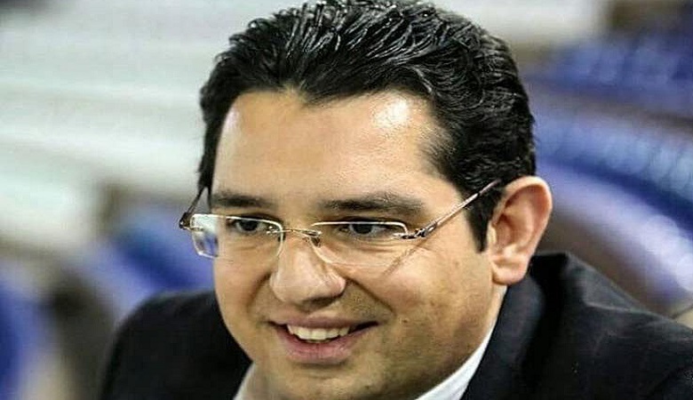 پاسخ عجیب “آقای مجری” به کامنت یکی از بینندگان/ ویدئو
