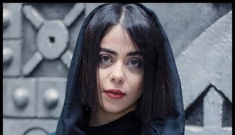 چهره بیلی آیلیشِ ایرانی در تاریکی شب