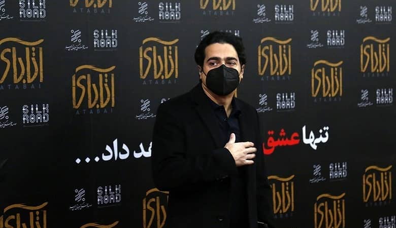 عکس/ لحظه ای که گذرنامه همایون شجریان و سحر دولتشاهی گرفته شد!