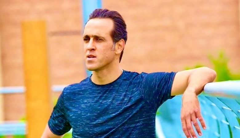 تبریک متفاوت روز دختر توسط علی کریمی