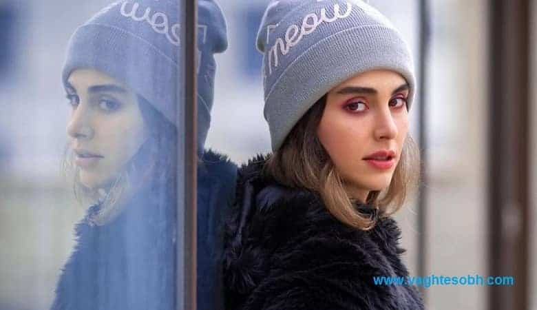 عکس/ ژست لاله مرزبان آرمیده بر سبزه ها!