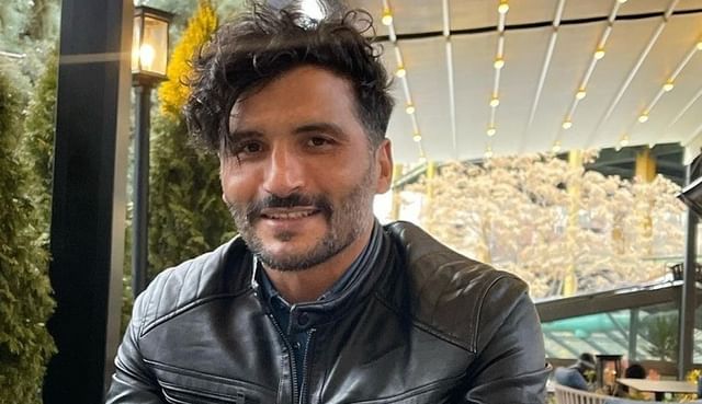 عکس/ واکنش جواد کاظمیان به حذف مجری مشهور به خاطر علی کریمی