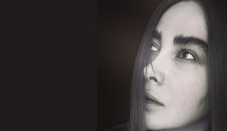 عکس/ کوهنوردی آنا نعمتی با خواهر بدون روسری اش!