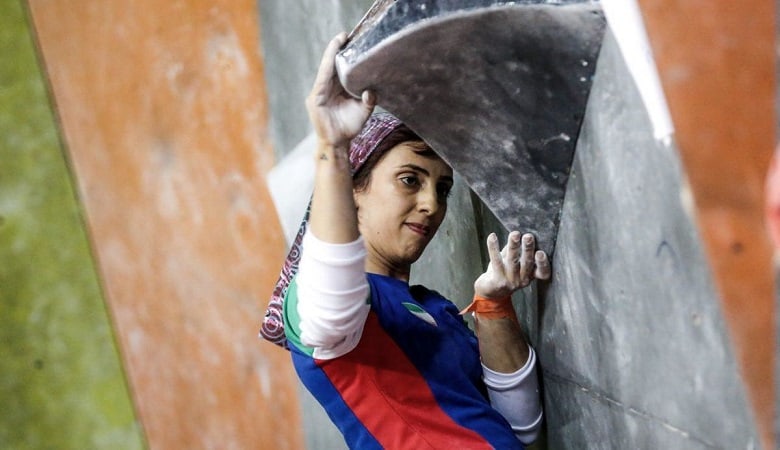 ویدئو/ تشویق و استقبال از الناز رکابی پس از ورود به ایران!