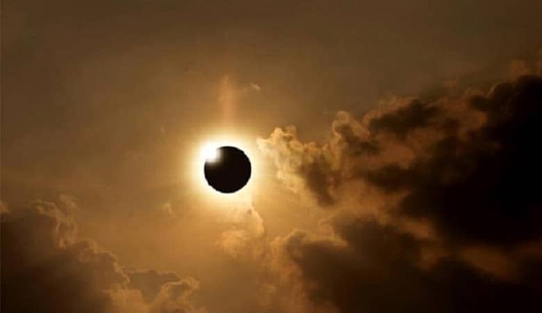 تصاویری جذاب و دیدنی از آخرین خورشیدگرفتگی 2022