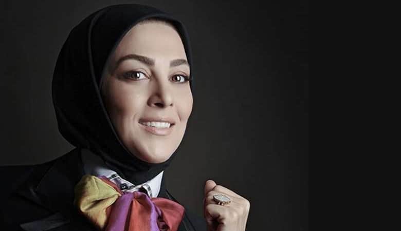 عکس/ پوشش متفاوت مجری تلویزیون در خارج از کشور