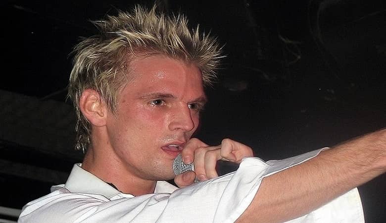 خواننده معروف دنیا به طرز عجیبی به قتل رسید!