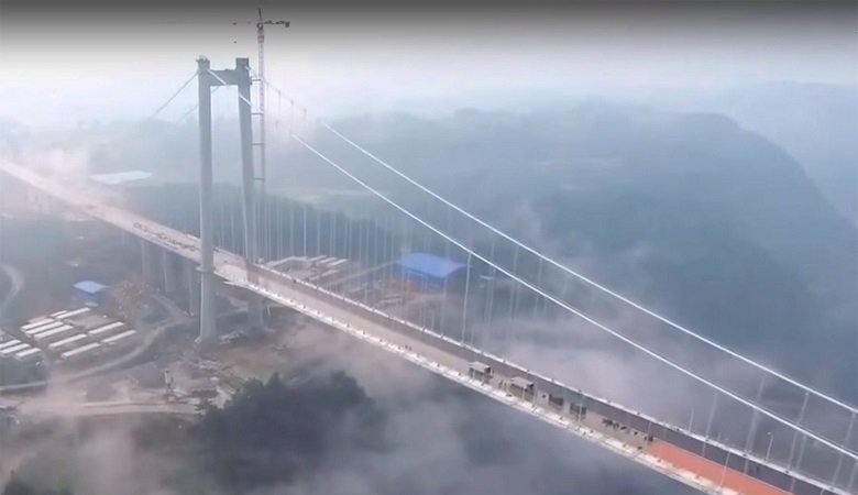 ویدئو/ مقاومت عجیب پل بدون ستون با عبور کامیون ۴۰ تنی!