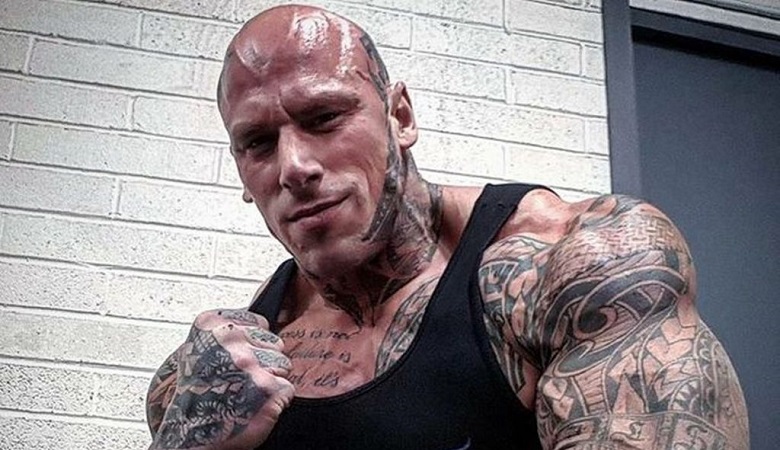 ویدئو/ مبارزه جنجالی رقیب هالک ایرانی با حیوان درنده در قفس