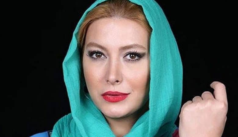 لباس متفاوت “فریبا نادری” در پارک/ عکس